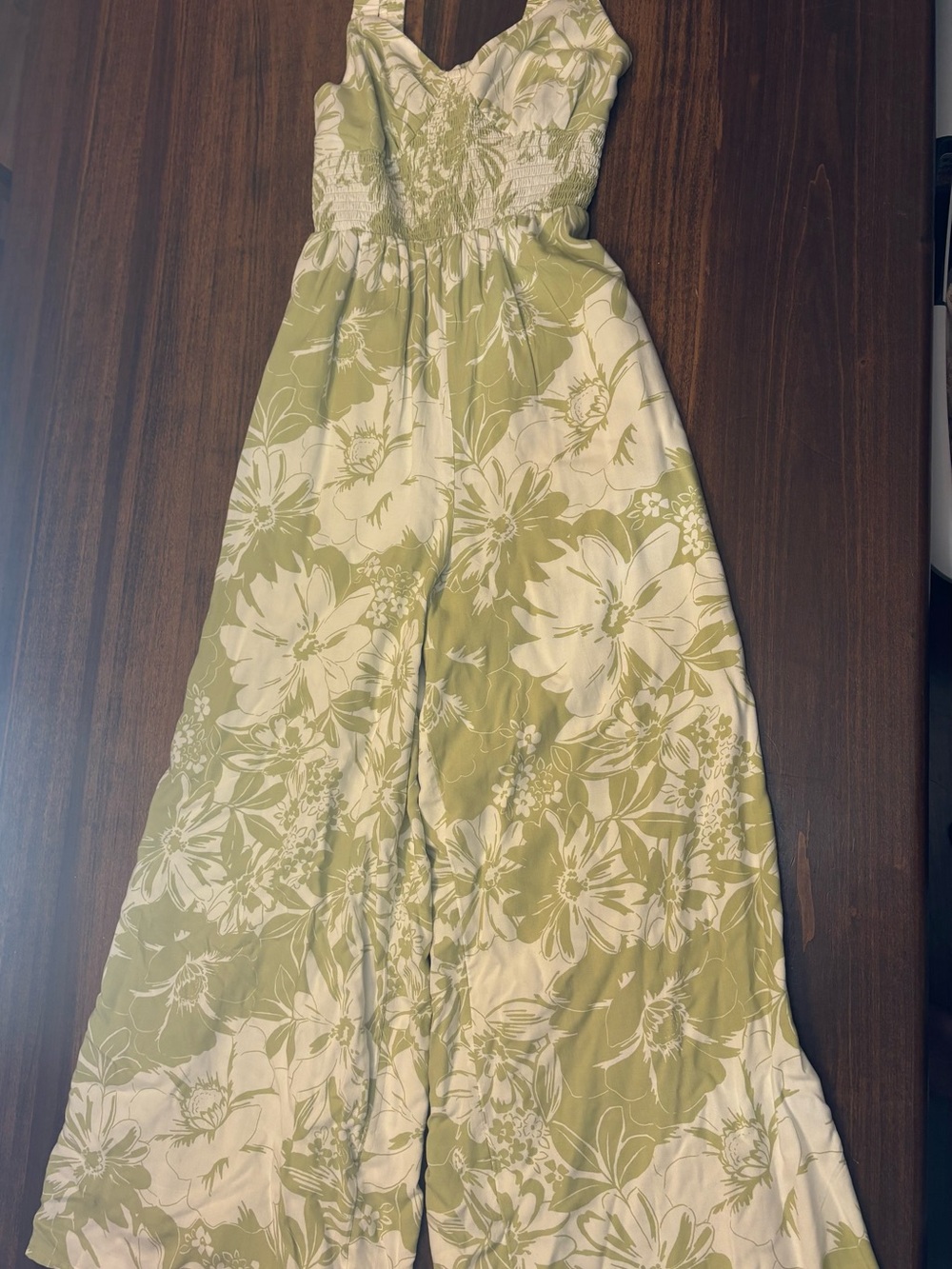 American Eagle Outfitters Light Green and White Floral jumpsuit women’s size xs